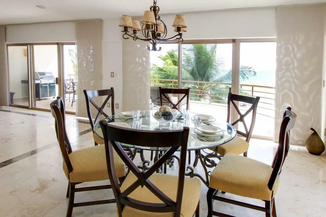 Condominios Corto Maltes Playa del Carmen Meksika